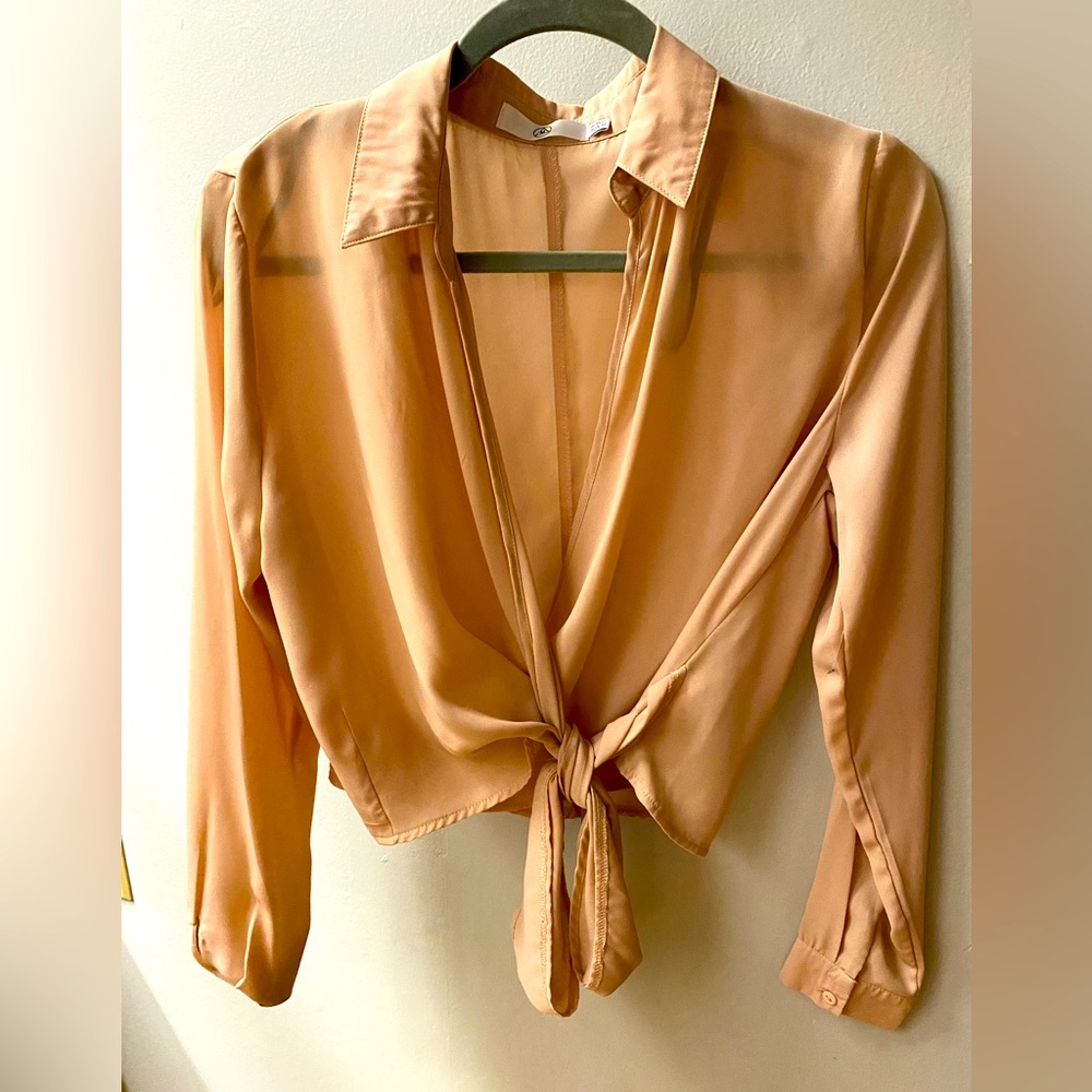 Missguided size 4 pink blouse